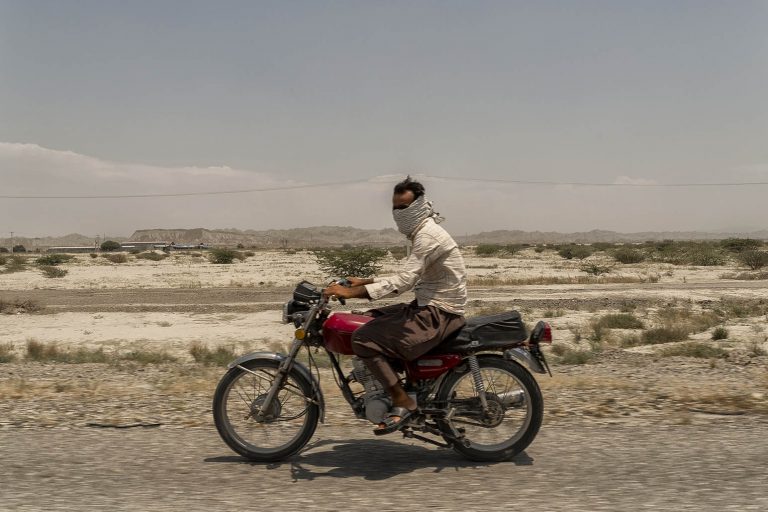Motociclista en Hormozgan Iran
