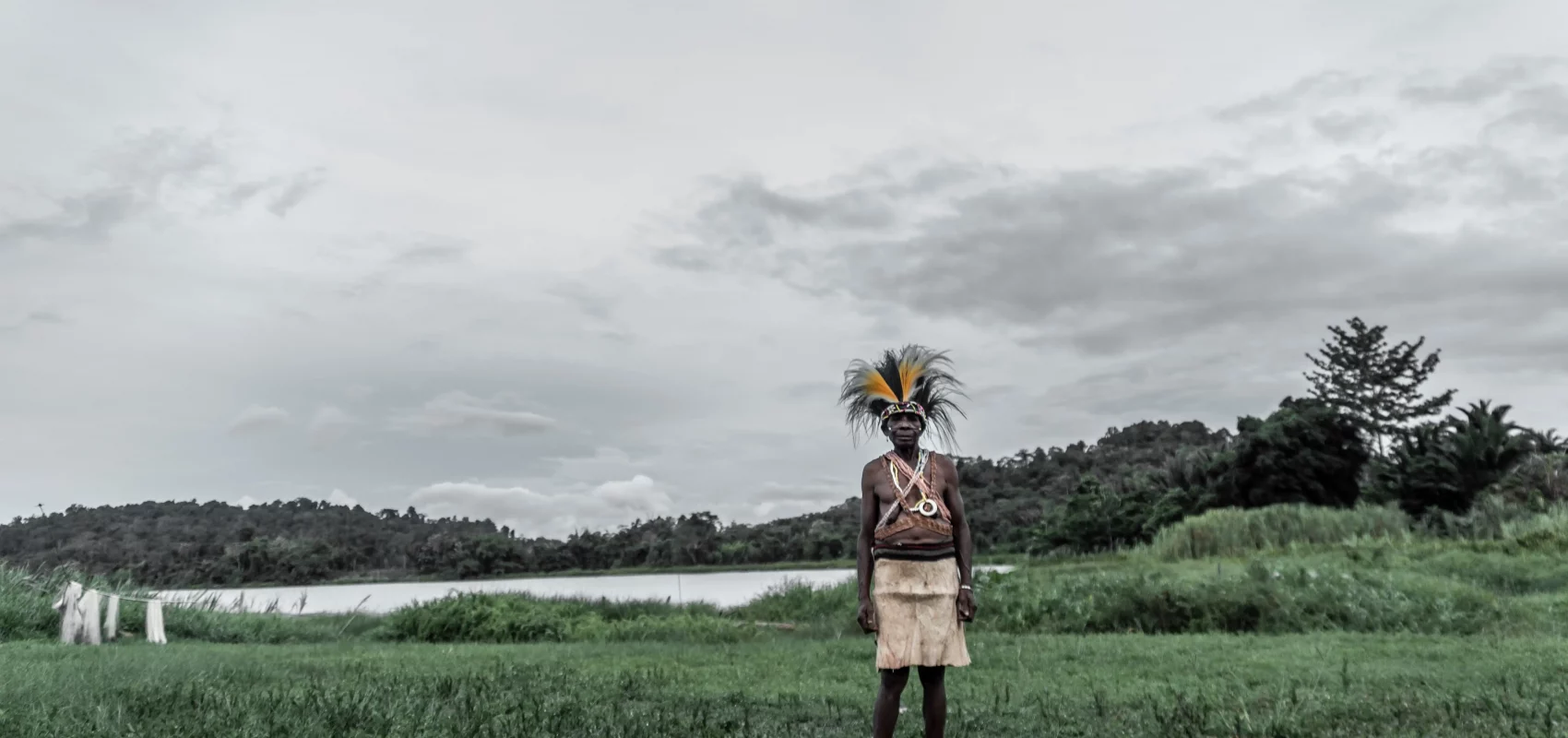 Tribu Baudi en el Lago Bira