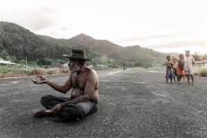 Recabando informacion en Dabra Papua Indonesia
