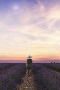 Fotografía en campo de lavanda sesion fotografica