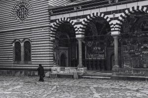 Monja en Monasterio Rila