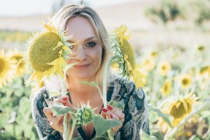 Retrato campo de girasoles Yulia