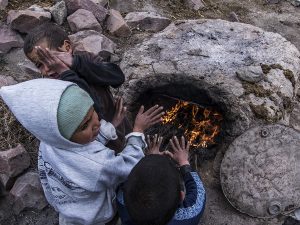 Preparativos para el pan en el Atlas, Marruecos