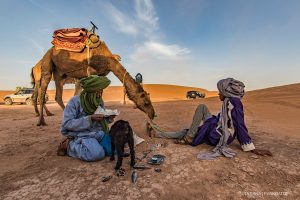 Nomadas en Erg Chegaga