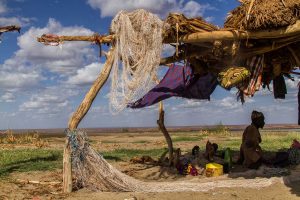 Pescador en la orilla del Lago Turkana