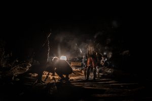 Gente en el puente Papua